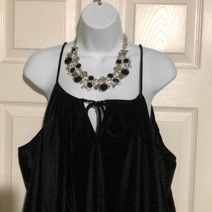 Brand new! Laundry by Shelli Segal velvet top